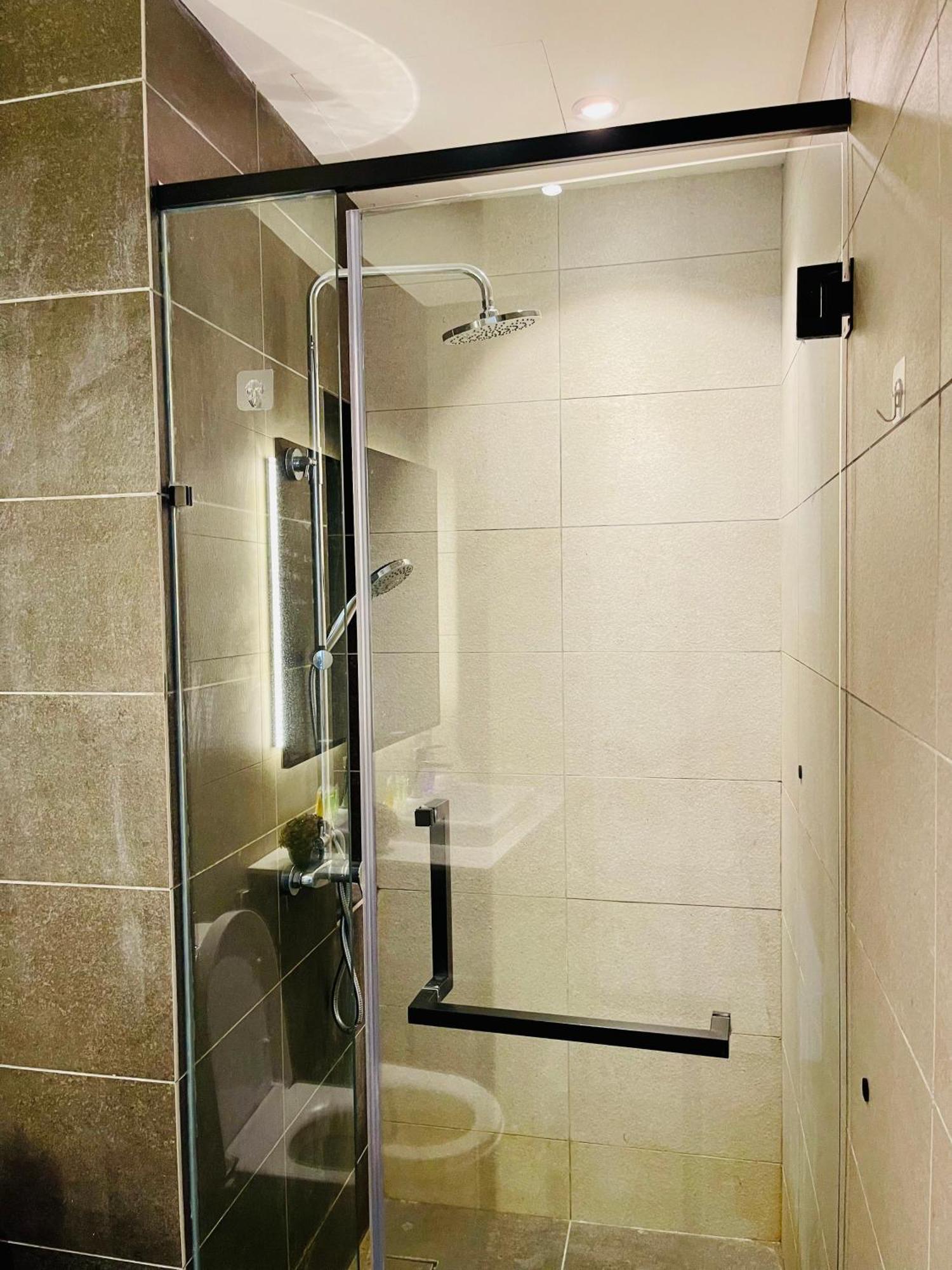 Luxury At Axon Apartment