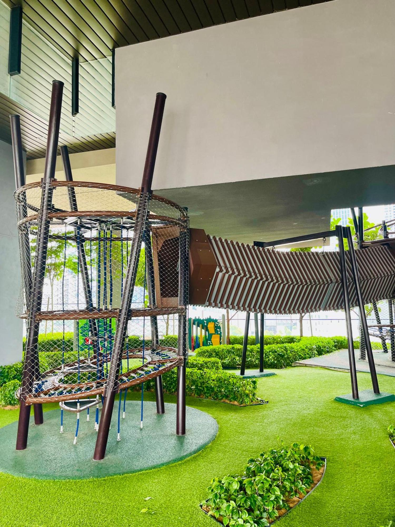 Pangsapuri Luxury At Axon *